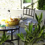 La Bastide De Bed & Breakfast