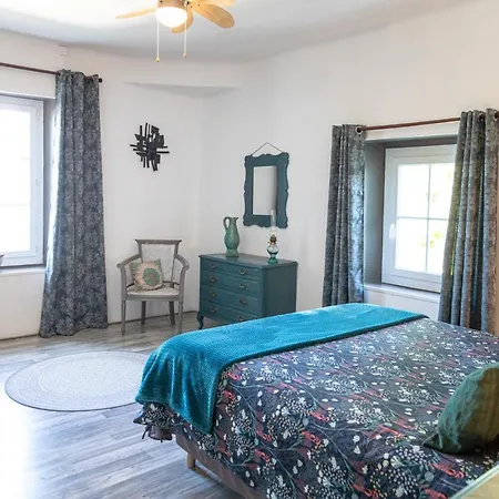 Bed & Breakfast La Bastide De Canaules-et-Argentieres