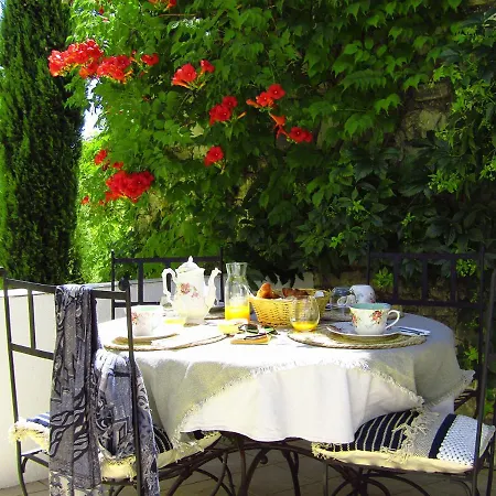 לינה וארוחת בוקר La Bastide De
